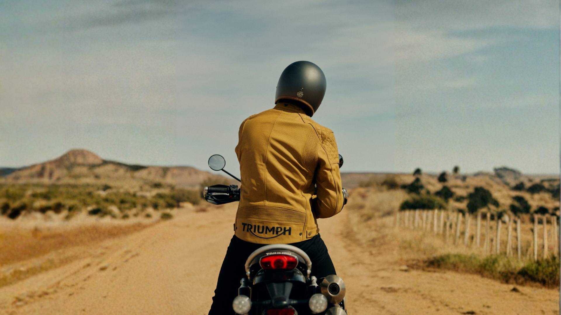 Triumph: エアフロー・パンチングレザーとは？ | For the Ride